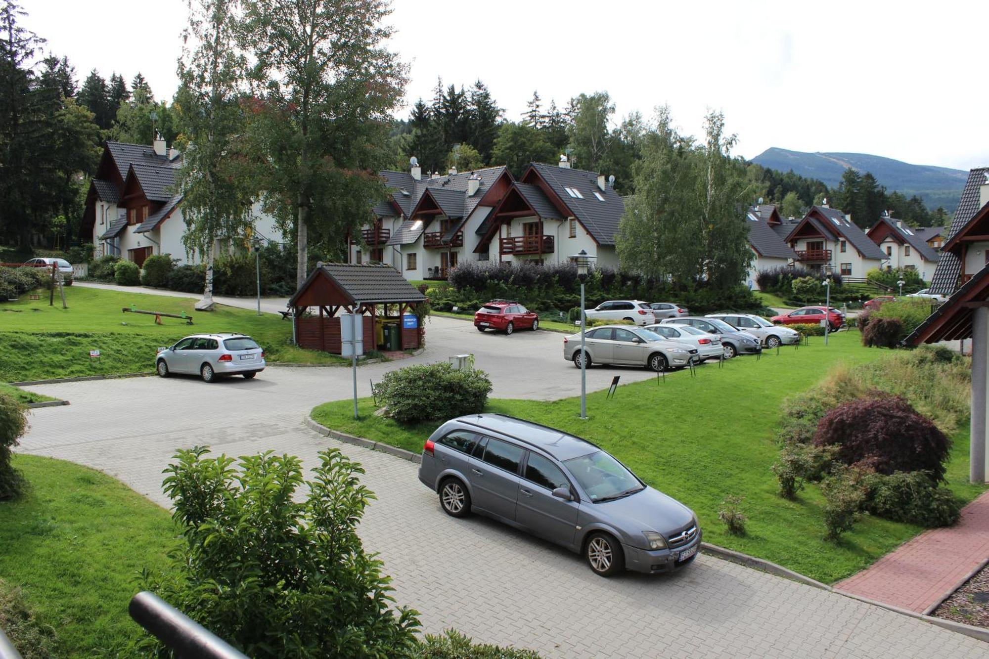 Apartament Bialy Na Osiedlu "Apartamenty Pod Sniezka" Karpacz Exterior foto
